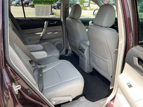 Used 2013 Toyota Highlander SE AWD/4WD image 37