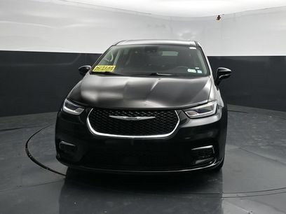 Used 2024 Chrysler Pacifica Touring-L
