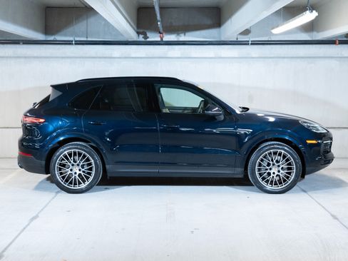 Certified 2023 Porsche Cayenne S Platinum AWD/4WD image 9