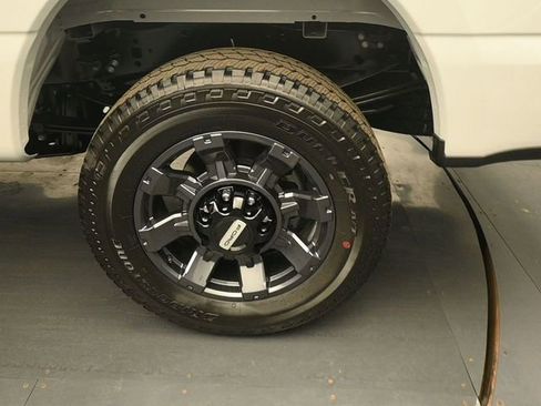 New 2026 Ford F250 4x4 Crew Cab Super Duty image 9