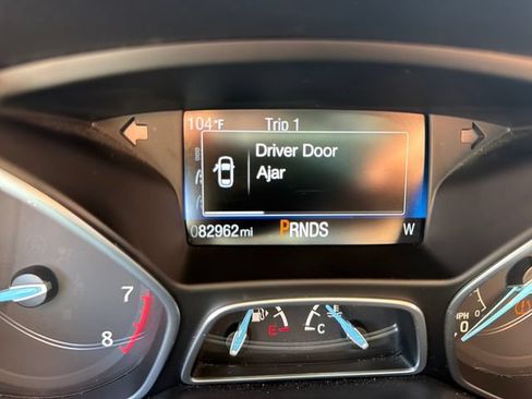 Used 2016 Ford Focus SE w/ SE Sport Package FWD image 18