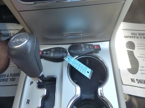 Used 2011 Jeep Grand Cherokee Overland w/ Trailer Tow Group image 24