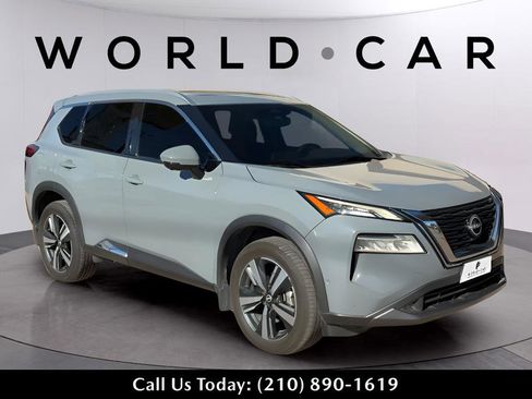 Used 2022 Nissan Rogue SL w/ SL Premium Package image 2