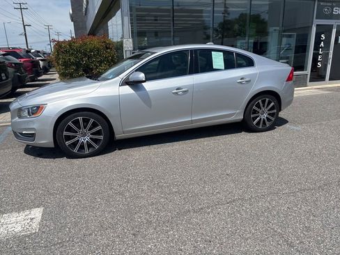 Used 2018 Volvo S60 T5 Inscription Platinum AWD/4WD image 6