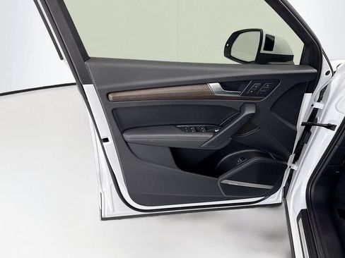 Certified 2021 Audi Q5 Premium Plus w/ Premium Plus Package AWD/4WD image 22