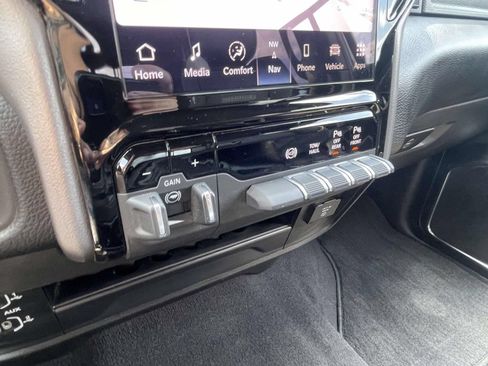 Used 2026 RAM 2500 Laramie AWD/4WD image 22