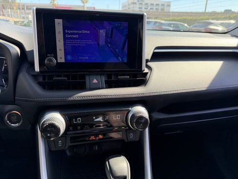 Used 2025 Toyota RAV4 XLE image 18