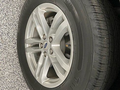 Used 2021 Ford Explorer XLT image 25