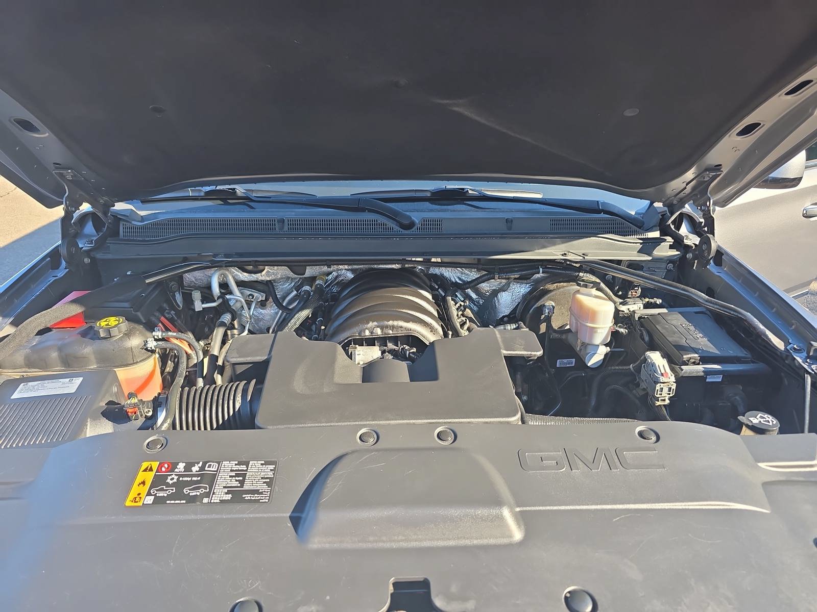 Used 2018 GMC Yukon Denali w/ Open Road Package AWD/4WD image 32