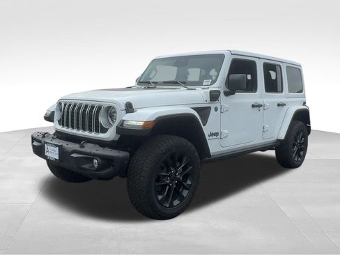Used 2025 Jeep Wrangler Unlimited Sahara AWD/4WD image 1