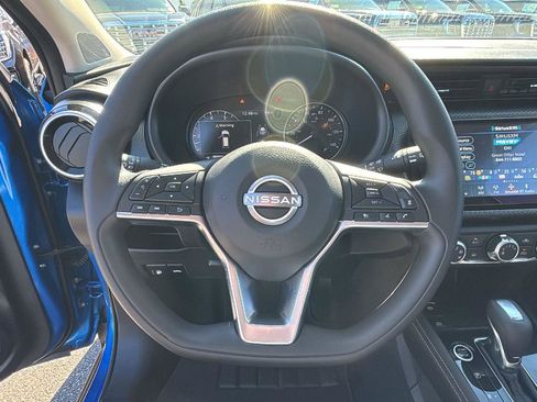 Used 2024 Nissan Kicks SV image 15