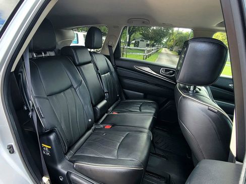 Used 2019 INFINITI QX60 Luxe w/ Essential Package image 10