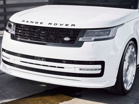 Used 2025 Land Rover Range Rover SE image 6