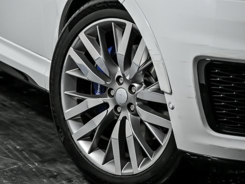 Used 2016 Land Rover Range Rover Sport SVR image 3