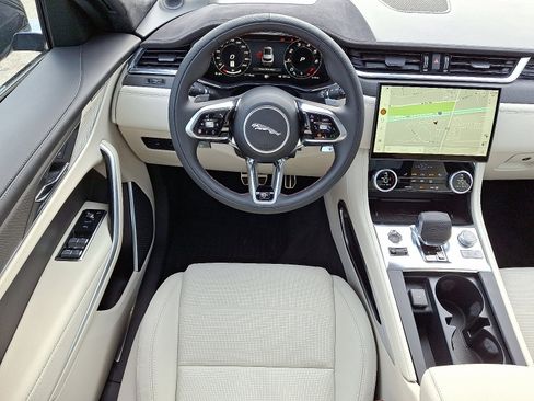 New 2026 Jaguar F-PACE SVR 575 Edition image 4