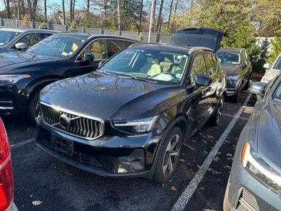 Used 2023 Volvo XC40 B5 Plus w/ Protection Package Premier