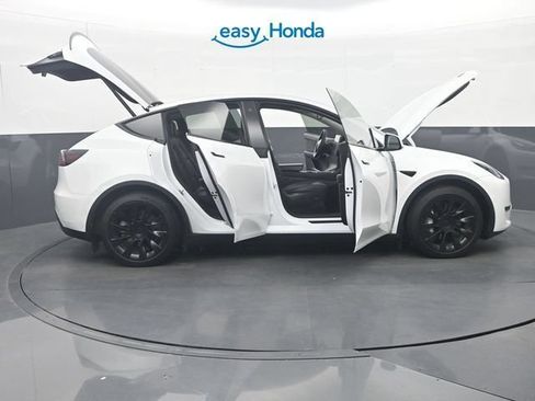 Used 2022 Tesla Model Y Long Range AWD/4WD image 40