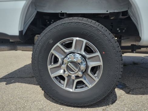 New 2025 Ford F350 XLT w/ FX4 Off-Road Package AWD/4WD image 10
