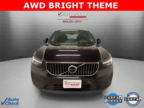 Used 2025 Volvo XC40 B5 Core image 2