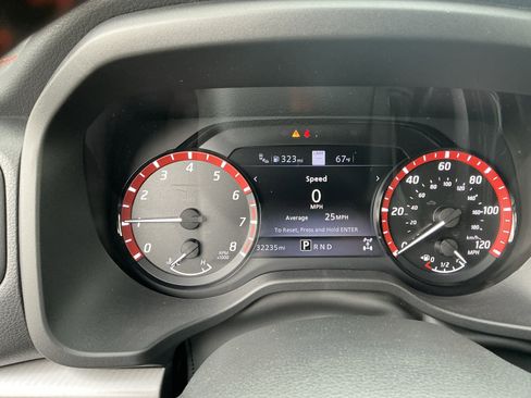 Used 2023 Nissan Titan PRO-4X w/ Pro-4x Convenience Package AWD/4WD image 15