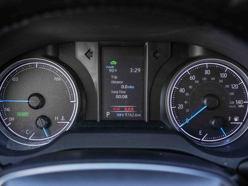 Used 2021 Toyota Venza LE AWD/4WD image 26