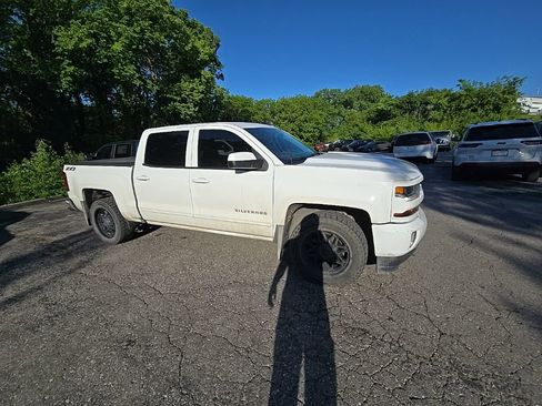 Used 2018 Chevrolet Silverado 1500 LT w/ All Star Edition AWD/4WD image 9