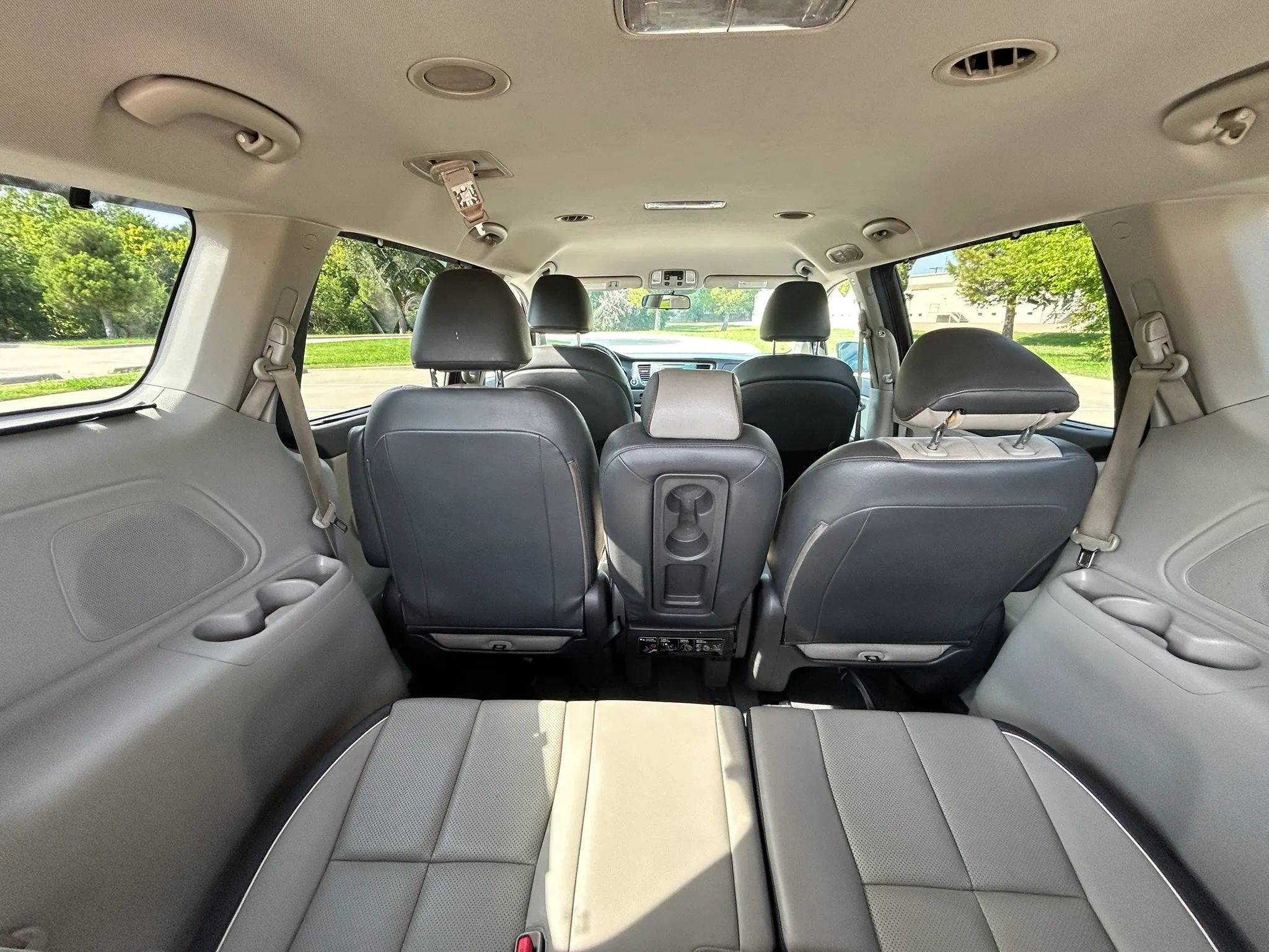 Used 2017 Kia Sedona LX w/ LX Essentials Premium Package FWD image 15