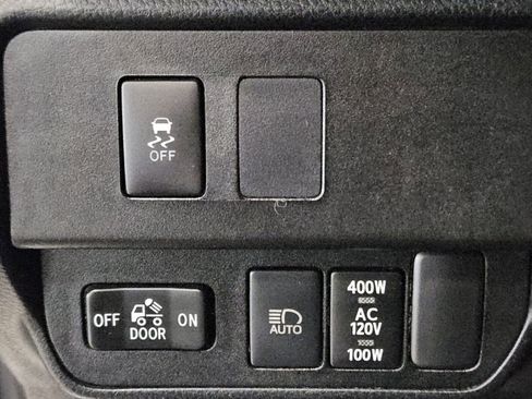 Used 2021 Toyota Tacoma TRD Off-Road w/ Technology Package image 23