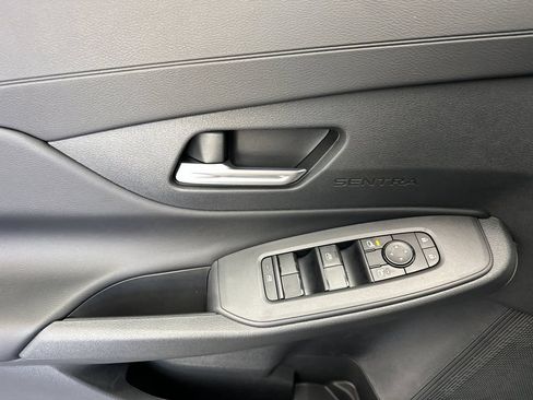 Used 2026 Nissan Sentra SV w/ SV Convenience Package FWD image 10