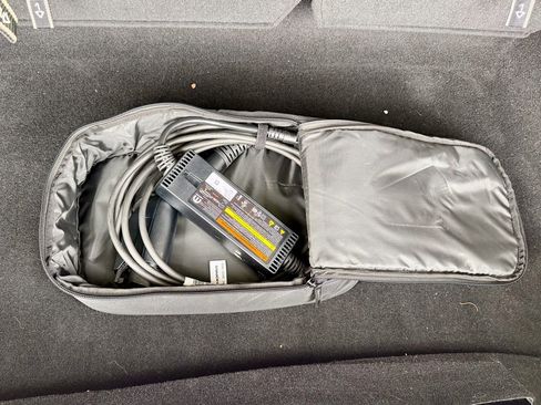 Used 2024 Chrysler Pacifica Select image 16