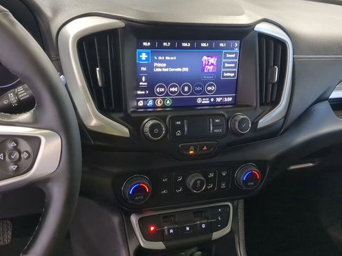 Used 2024 GMC Terrain SLT w/ Infotainment Package II FWD image 28