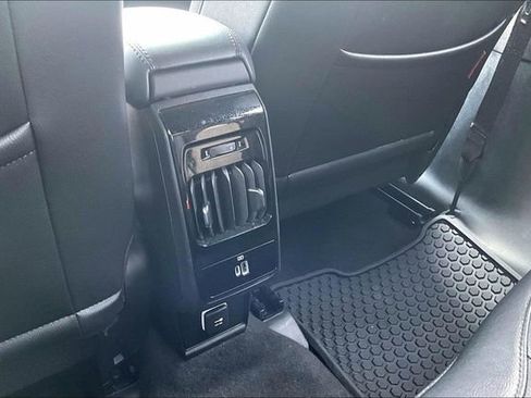 Used 2024 Jeep Compass Trailhawk w/ Trailhawk Convenience Group AWD/4WD image 10