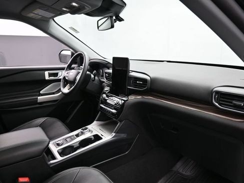 Certified 2023 Ford Explorer Limited w/ Limited Technology Package AWD/4WD image 31