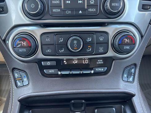 Used 2018 Chevrolet Tahoe Premier AWD/4WD image 25