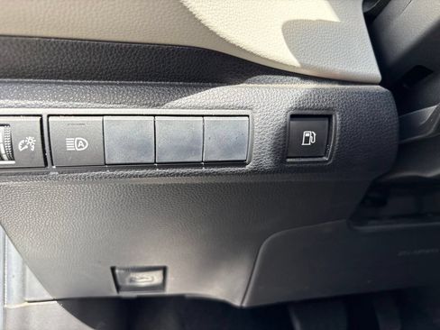 Used 2020 Toyota Corolla LE w/ Carpet Mat Package (TMS) FWD image 16
