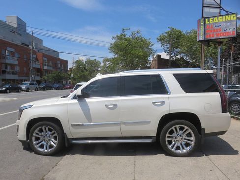 Used 2015 Cadillac Escalade Luxury AWD/4WD image 6