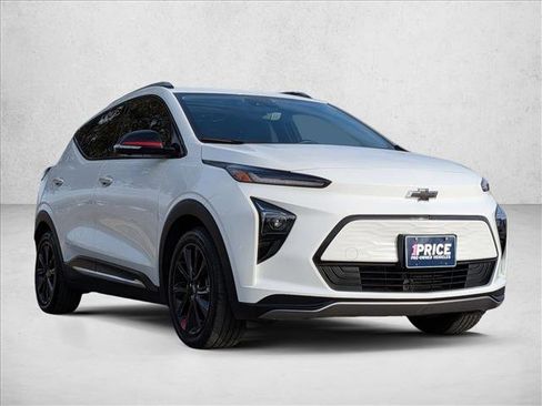 Certified 2023 Chevrolet Bolt EUV Premier w/ Sun & Sound Package image 3