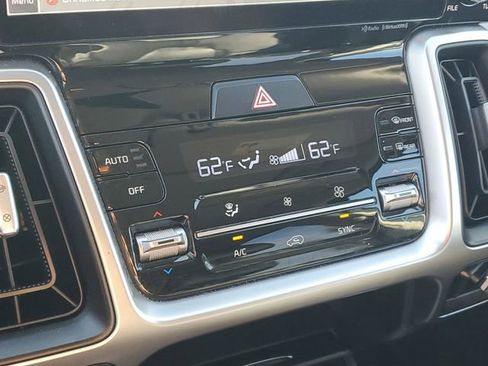 Used 2022 Kia Sorento S AWD/4WD image 25