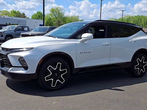 Certified 2023 Chevrolet Blazer RS w/ Driver Confidence II Package FWD image 7