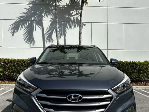 Used 2017 Hyundai Tucson Sport image 2