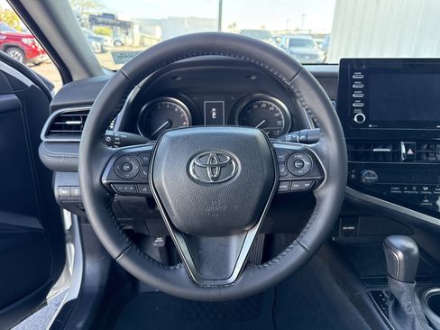 Used 2023 Toyota Camry SE w/ Convenience Package image 14