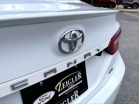 Used 2019 Toyota Camry SE FWD image 30