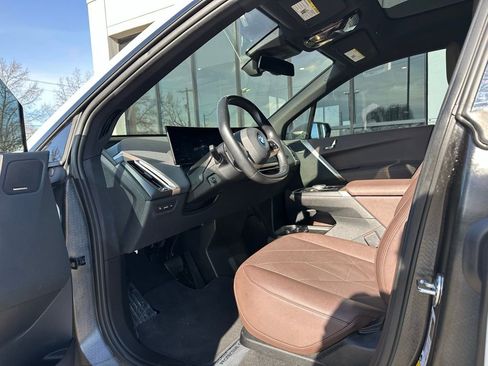 Used 2022 BMW iX xDrive50 w/ Sport Package image 17