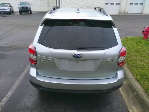 Used 2016 Subaru Forester 2.5i Touring w/ Eyesight & Navigation System image 7
