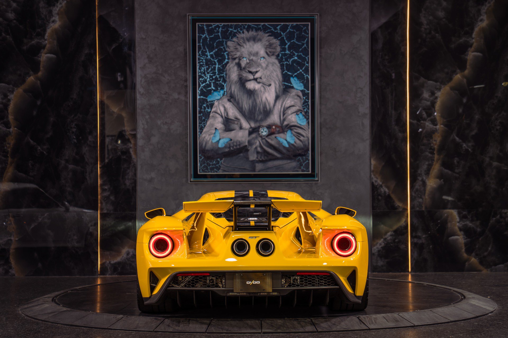 Used 2019 Ford GT RWD image 5