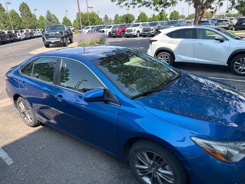 Used 2017 Toyota Camry SE FWD image 2