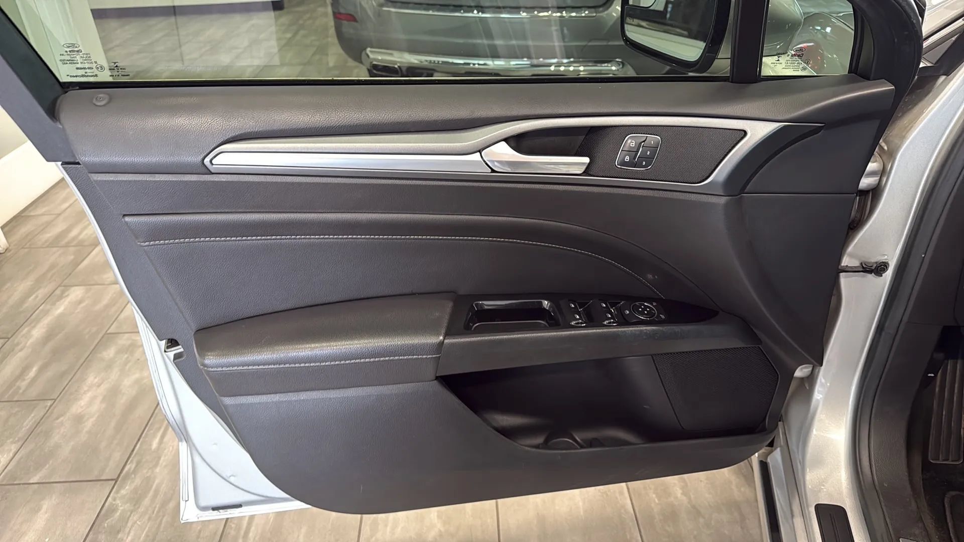 Used 2016 Ford Fusion Titanium AWD/4WD image 14