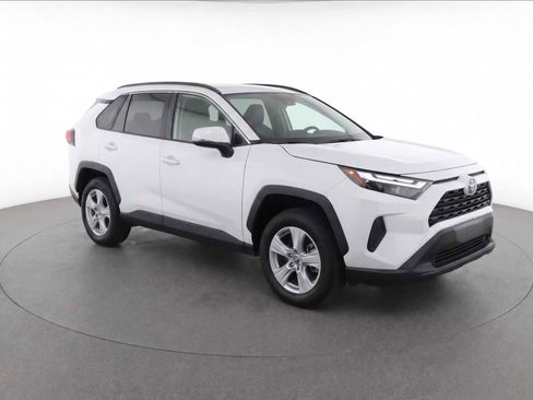 Used 2025 Toyota RAV4 XLE AWD/4WD image 3