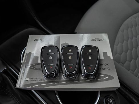 Used 2019 Chevrolet Equinox LS w/ LS Convenience Package AWD/4WD image 39