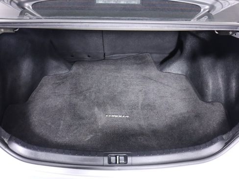 Used 2017 Toyota Corolla SE w/ SE Premium Package FWD image 34